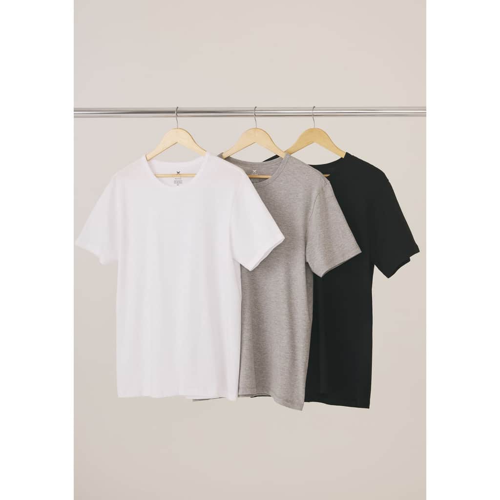 Kit Com 3 Camisetas Masculinas Básicas Slim Hering